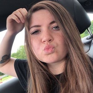 Meet your Posher, Lydia